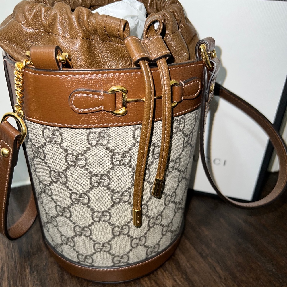 Gucci 1955 Horsebit Small Bucket Bag - Brown